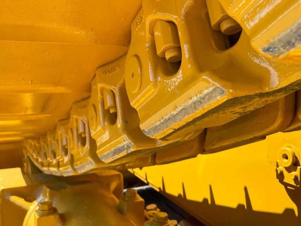 Caterpillar D8T - CE / EPA Photo 7