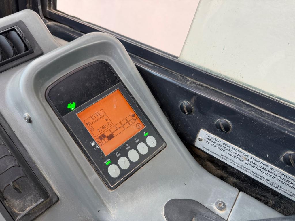 Yanmar VIO33 Photo 8