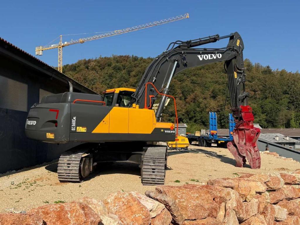 Volvo EC360CNL Photo 1
