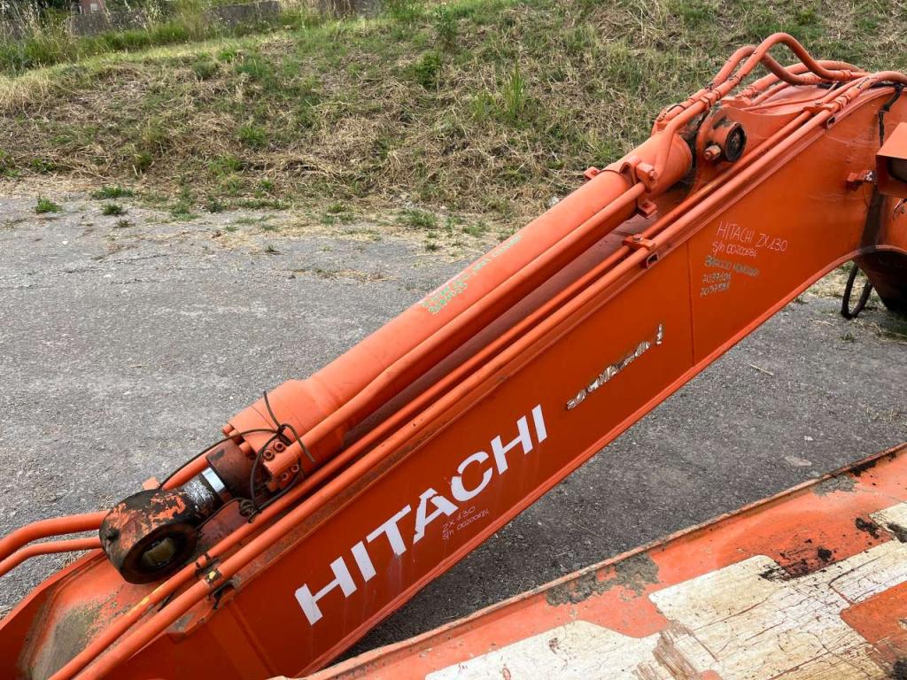Hitachi ZX130 Photo 11