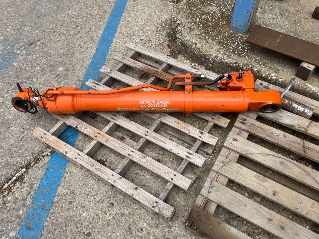 Hitachi ZX130 Photo 13