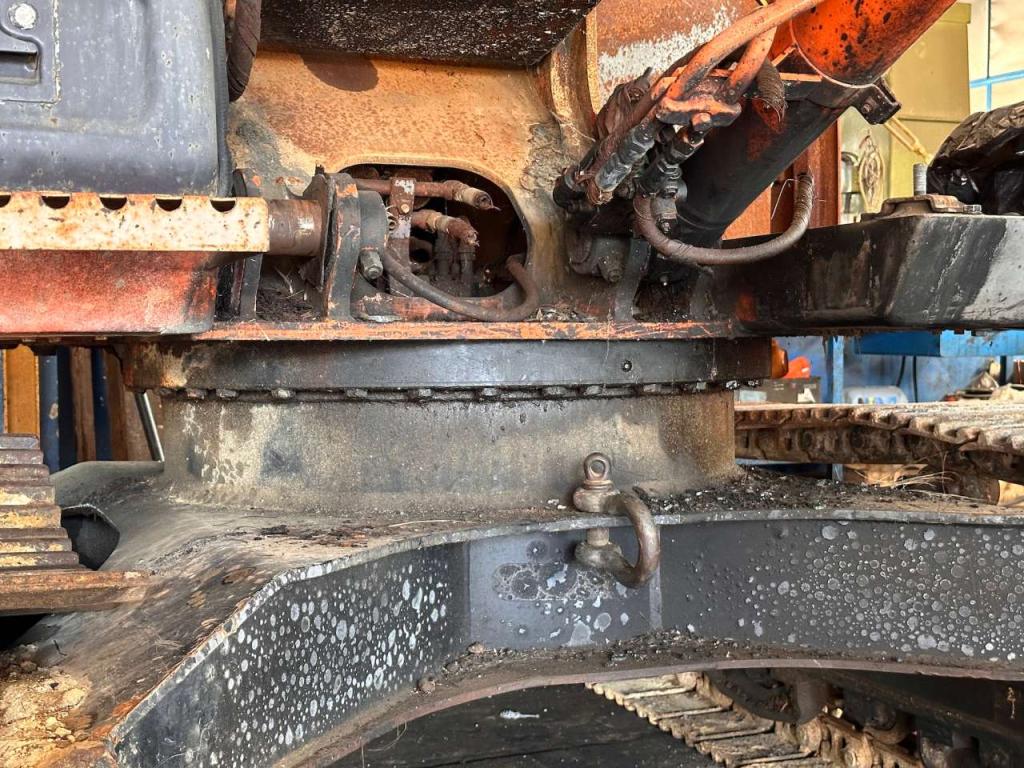 Hitachi ZX130 Photo 4