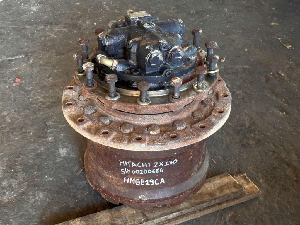 Hitachi ZX130 Photo 6