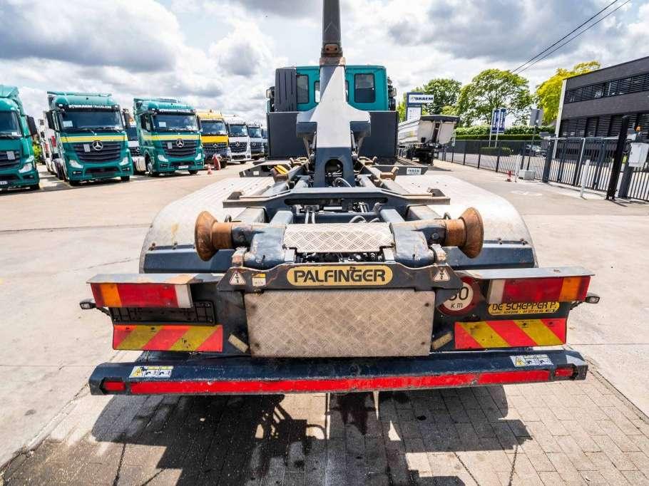 Iveco TRAKKER 360-6x4-PALFINGER Photo 10