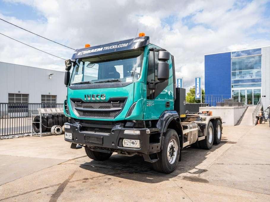 Iveco TRAKKER 360-6x4-PALFINGER Photo 11