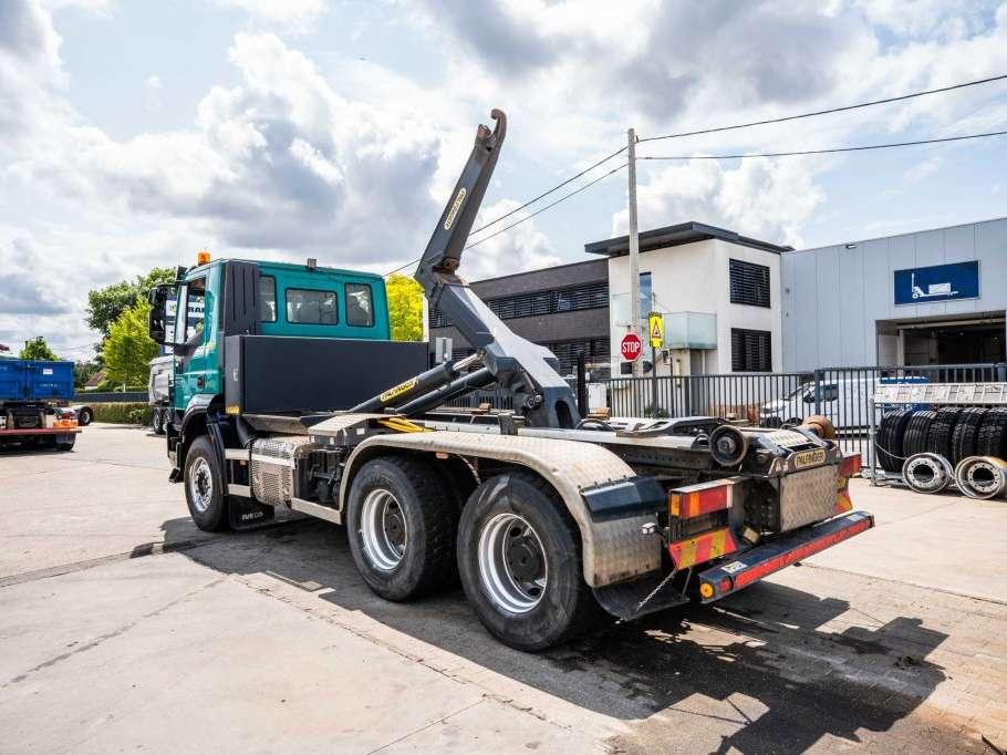 Iveco TRAKKER 360-6x4-PALFINGER Photo 5