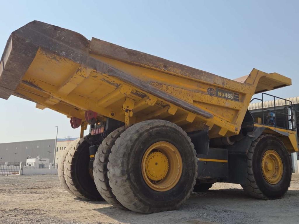 Komatsu HD465-7R Photo 12