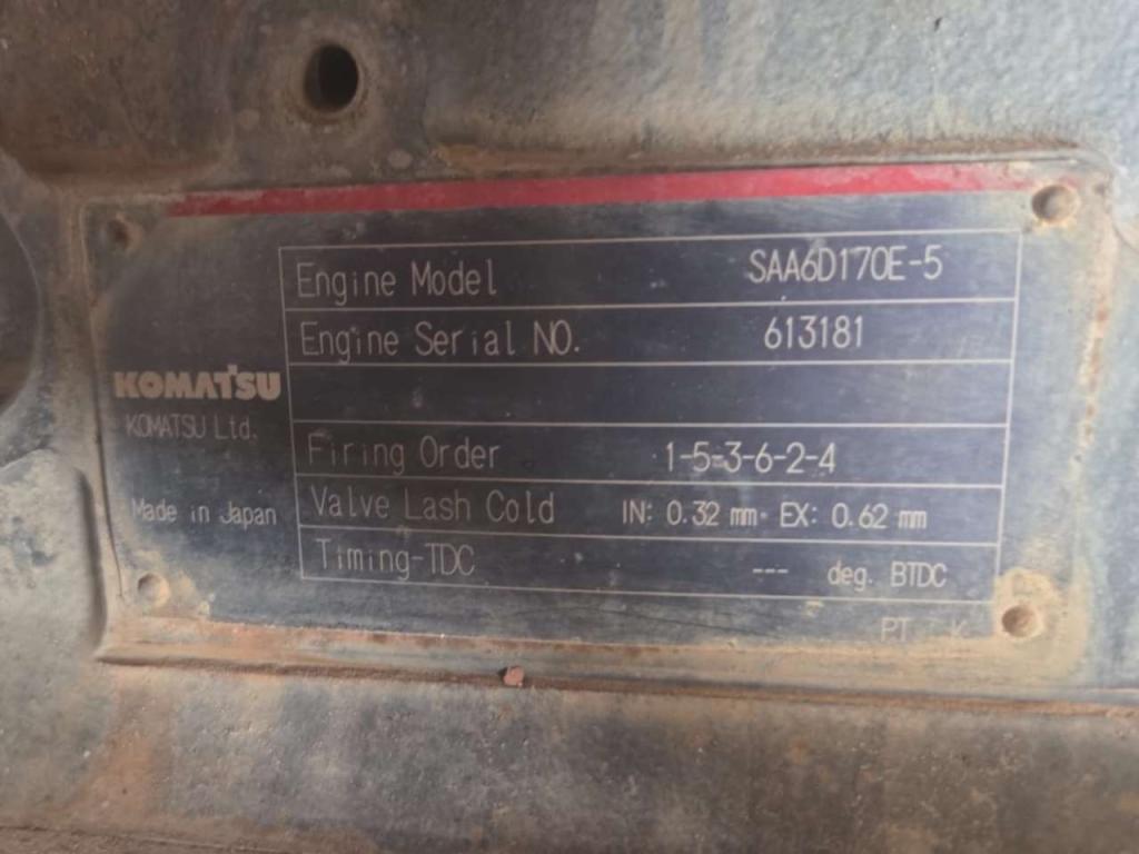 Komatsu HD465-7R Photo 8