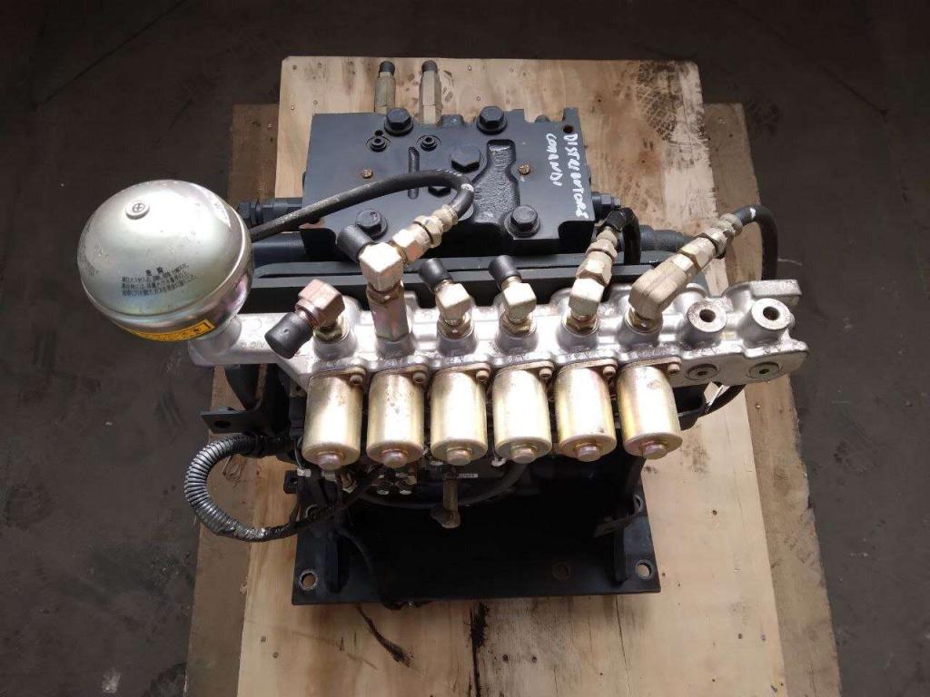 Hydraulic distributor Photo 10
