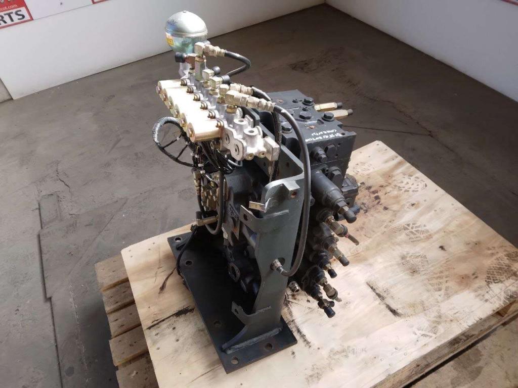 Hydraulic distributor Photo 11
