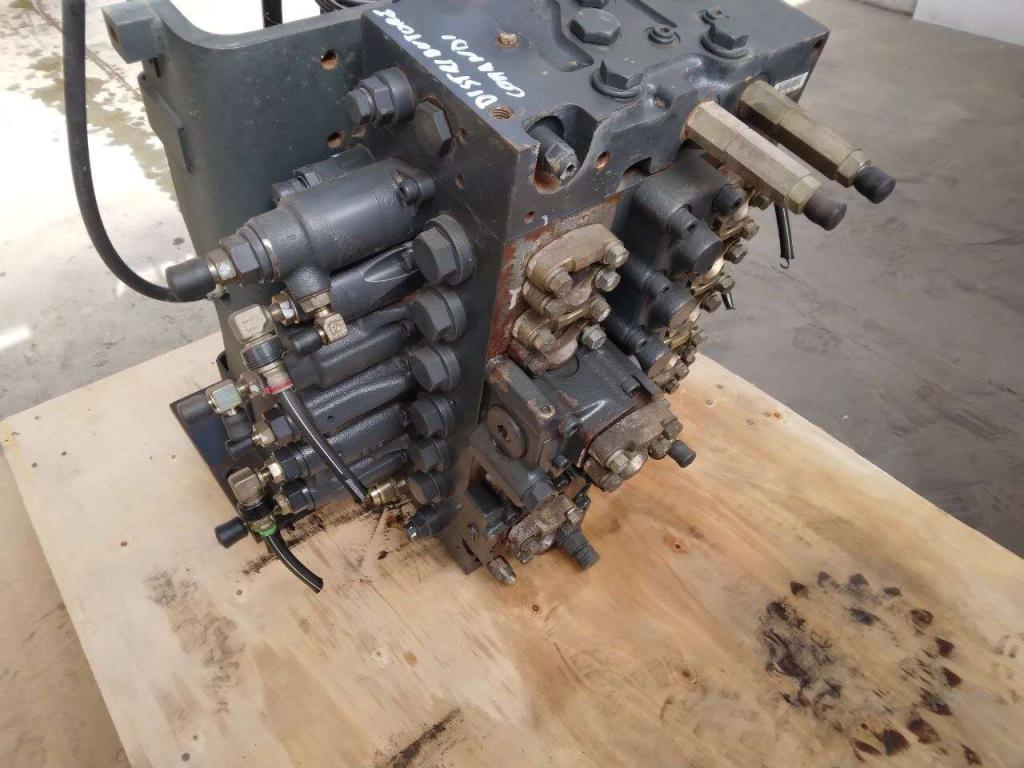 Hydraulic distributor Photo 12
