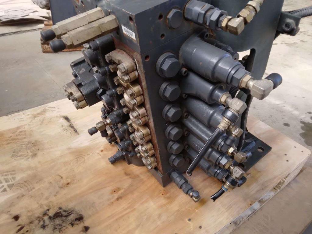 Hydraulic distributor Photo 13