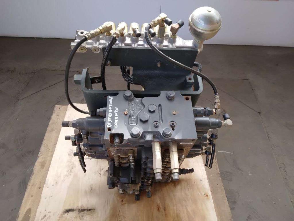 Hydraulic distributor Photo 4