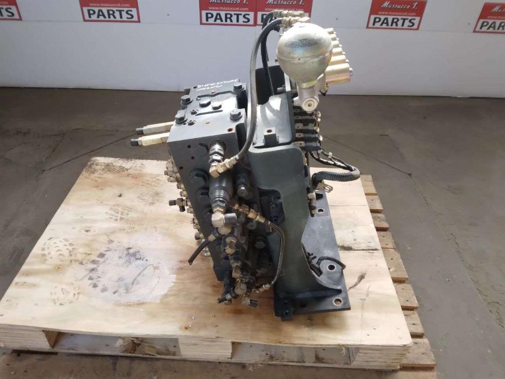 Hydraulic distributor Photo 6