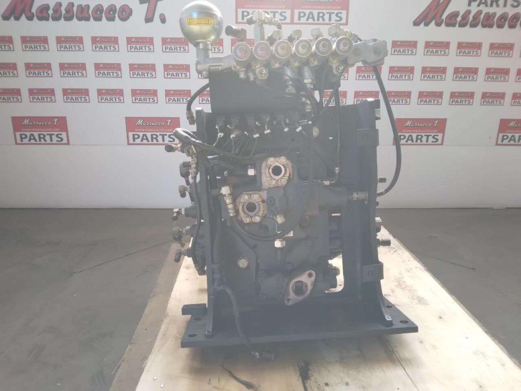 Hydraulic distributor Photo 9