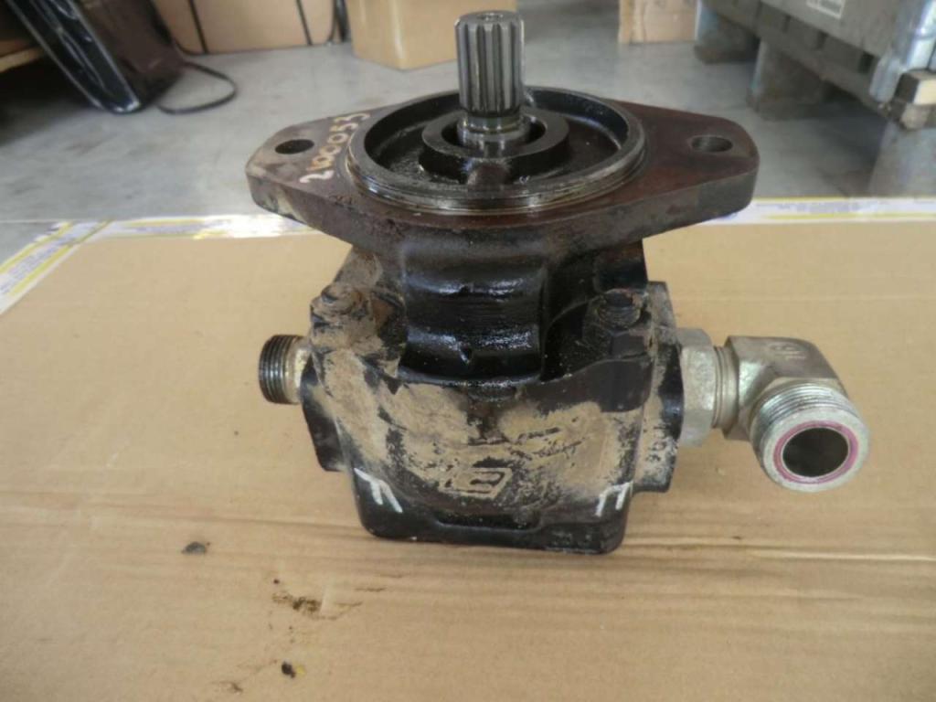 Hydraulic pump for Caterpillar 735 Photo 1