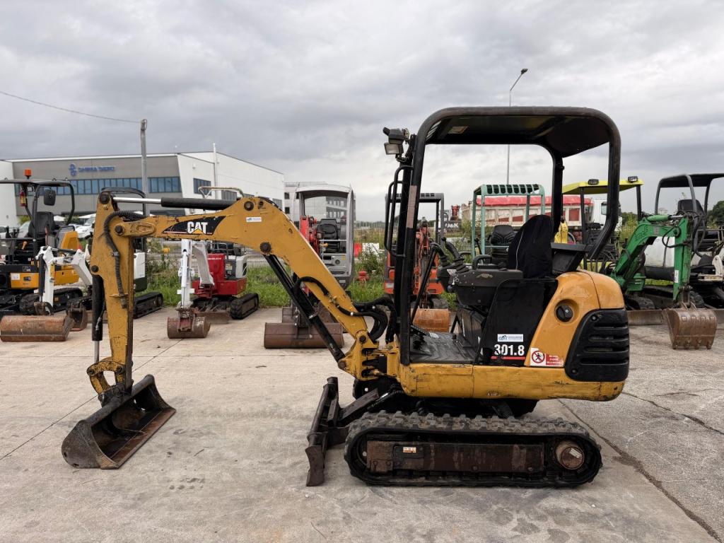 Caterpillar 301.8 Photo 1
