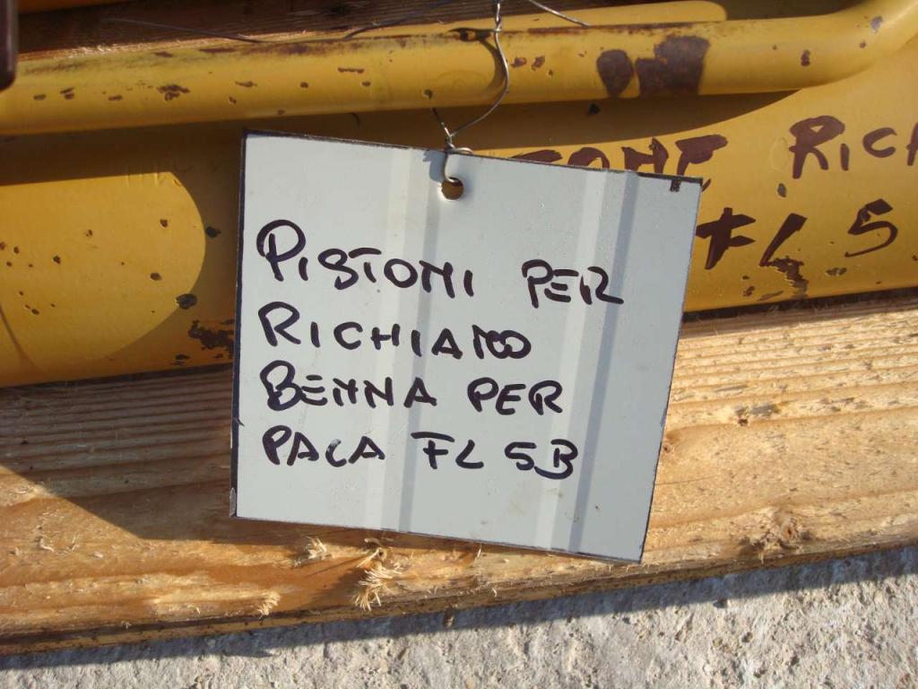Bucket rotation piston for Fiat Allis FL5B Photo 2
