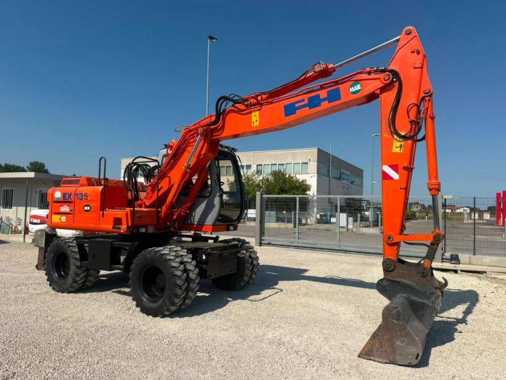 Fiat Hitachi EX135W Photo 2