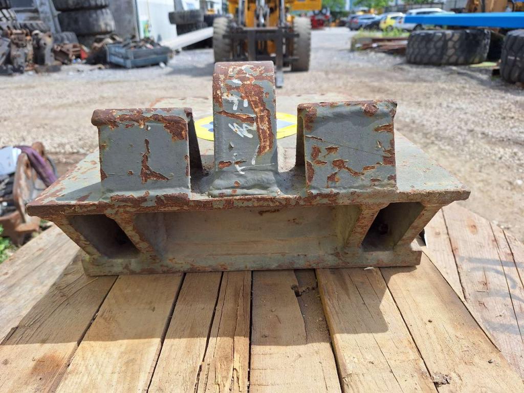 S1 for 20-25 ton excavators Attachment plate Photo 6