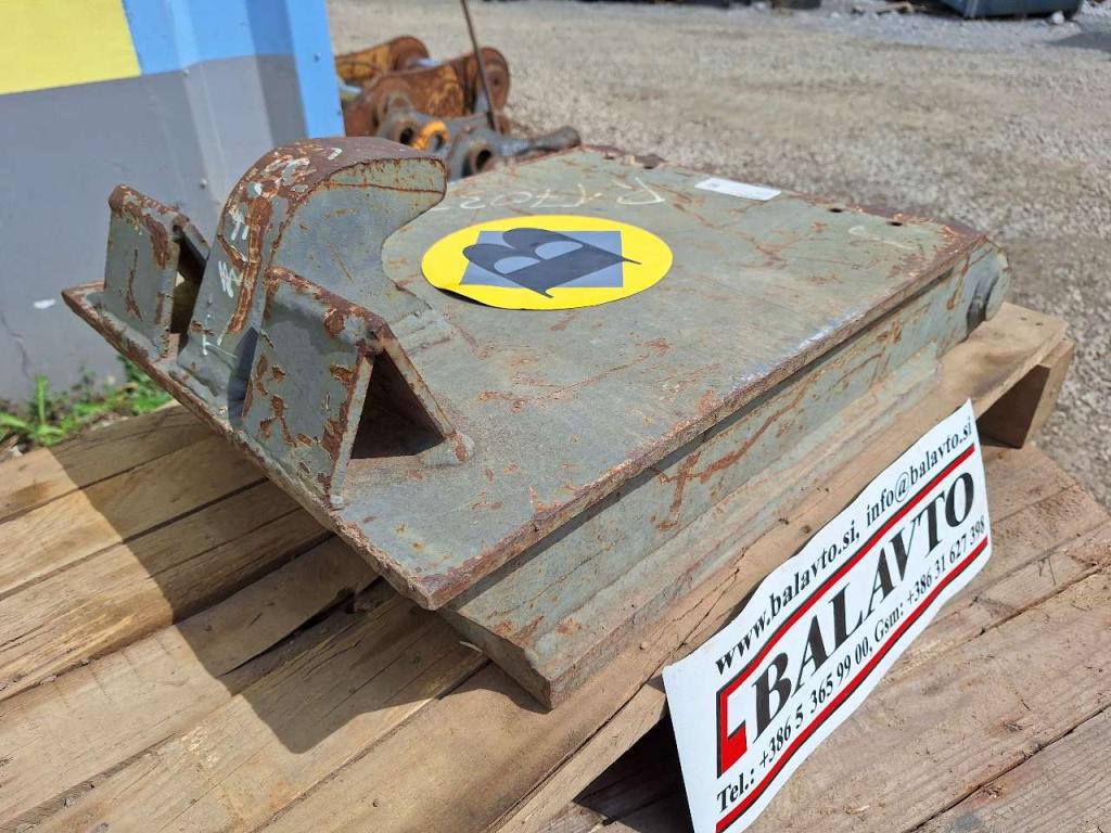 S1 for 20-25 ton excavators Attachment plate Photo 7