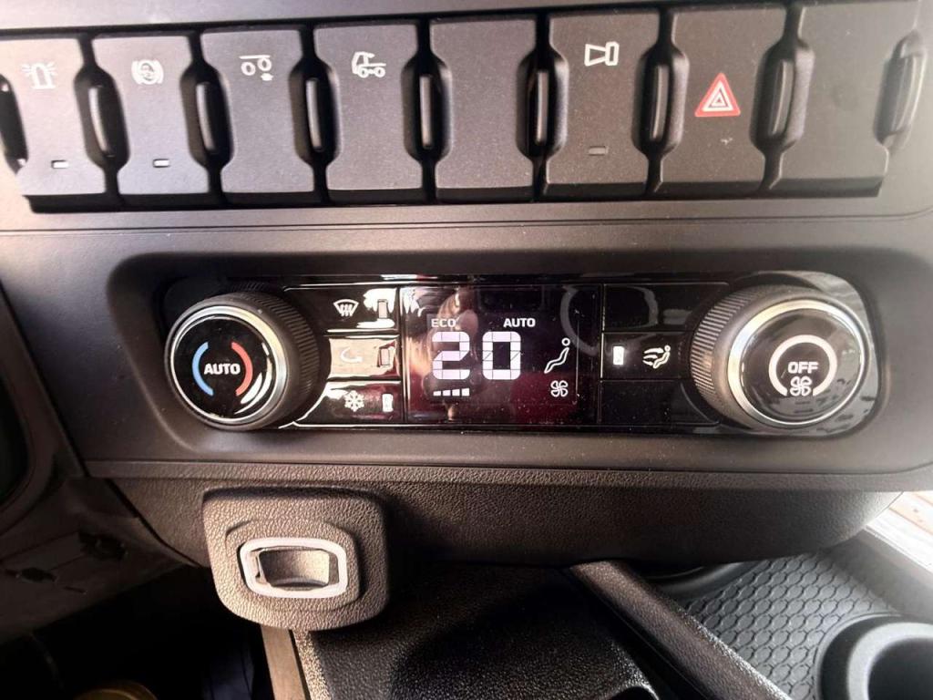 Iveco X-WAY 500 Photo 8