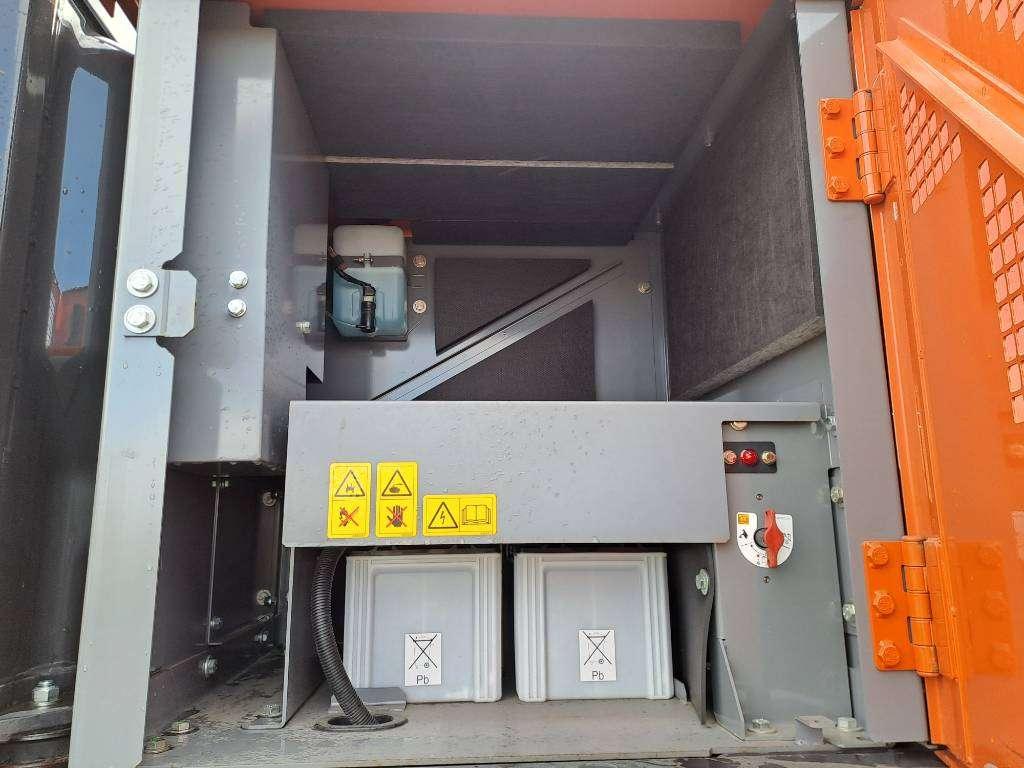 Hitachi ZX890LCR-7 Photo 11