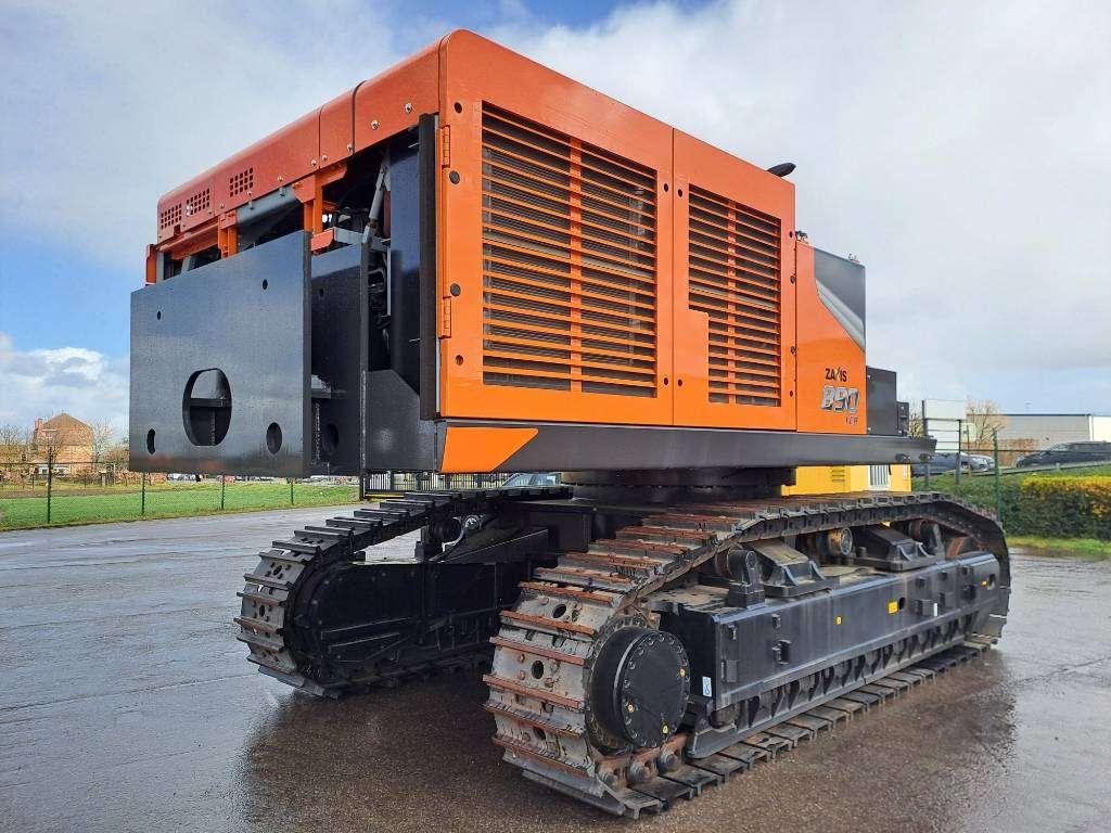 Hitachi ZX890LCR-7 Photo 4