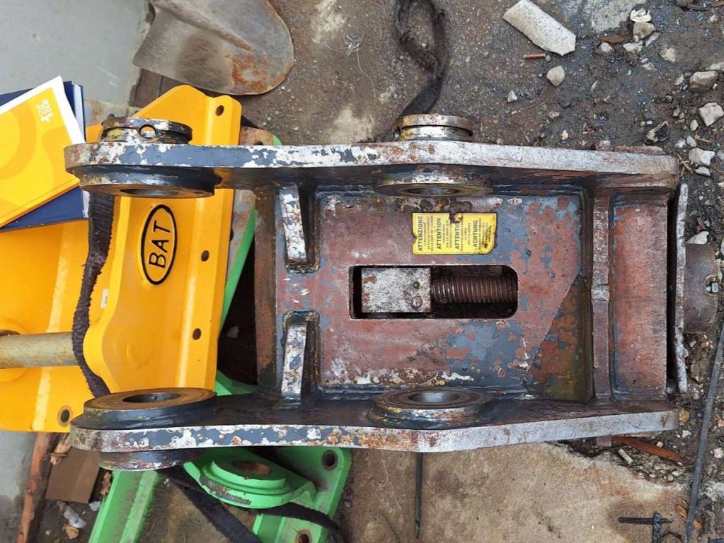VTN UNI60 mechanical quick coupler for 11-16 ton excavators Photo 2