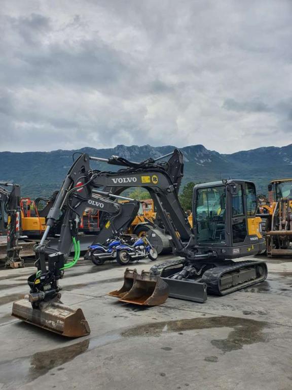 Volvo EC60E Photo 2