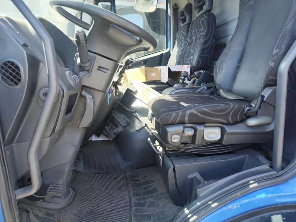 Iveco EUROCARGO 140E25 Photo 16