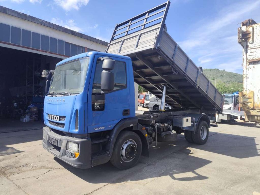 Iveco EUROCARGO 140E25 Photo 23