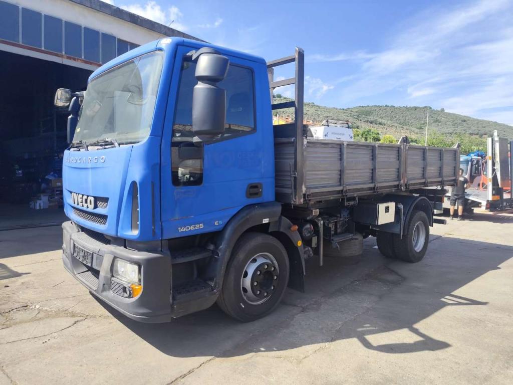 Iveco EUROCARGO 140E25 Photo 9