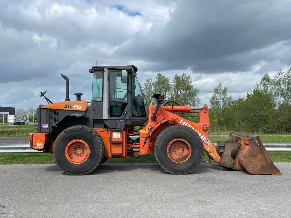 Hitachi ZW150 Photo 6