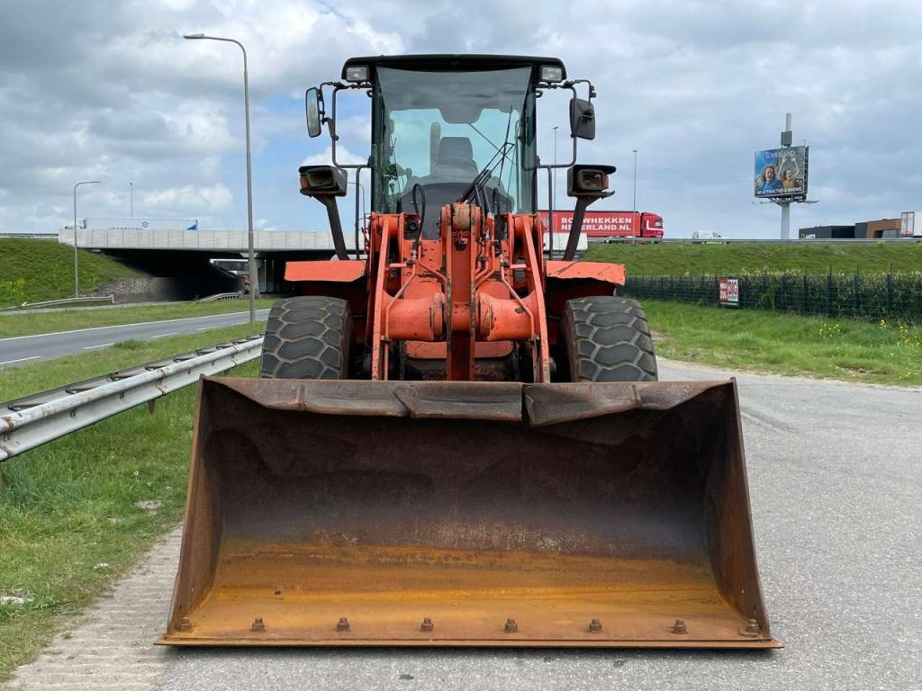 Hitachi ZW150 Photo 8