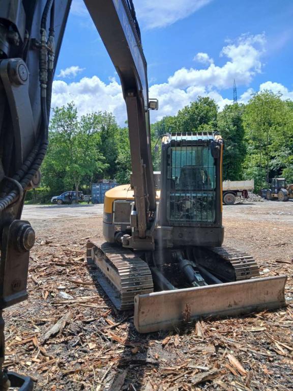 Volvo ECR880 Photo 1