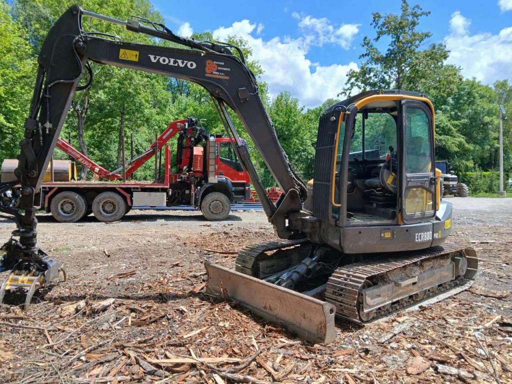 Volvo ECR880 Photo 3