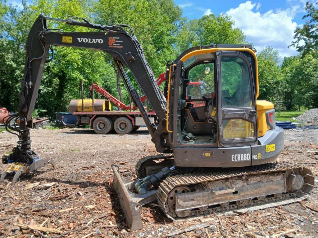 Volvo ECR880 Photo 5