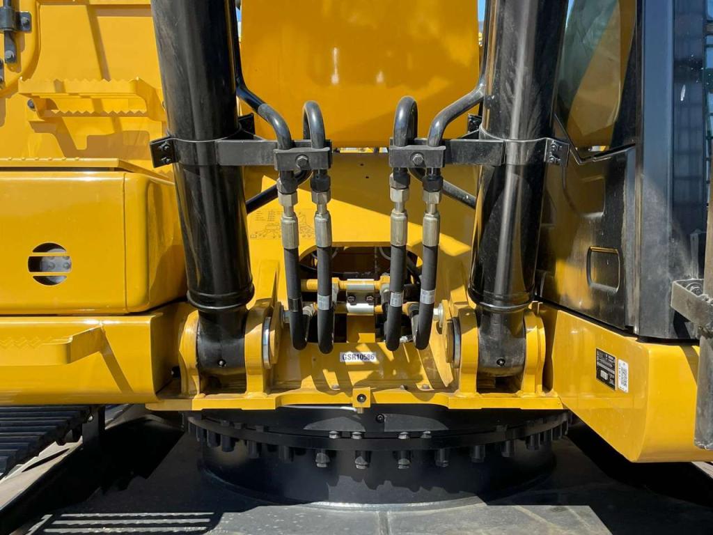 Caterpillar 323D3 Photo 10