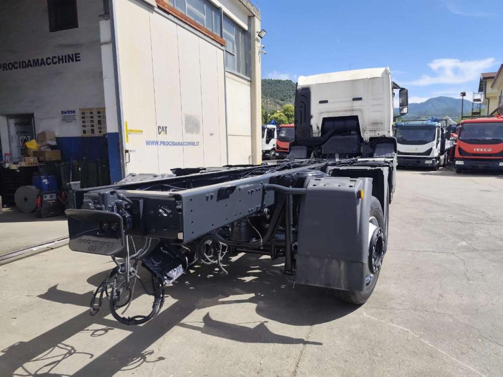 Iveco TGS 26.360 Photo 19