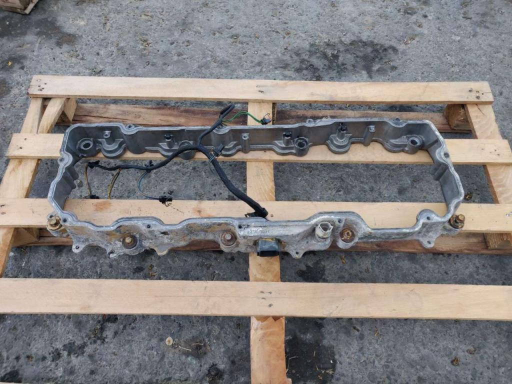 Valve cover for Caterpillar C9 Photo 2