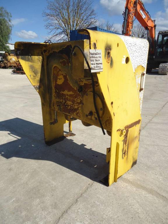 Oil tank for New Holland W270B Photo 1
