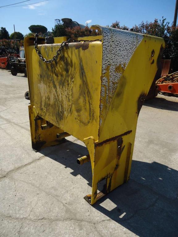 Oil tank for New Holland W270B Photo 3