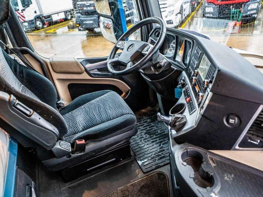 Mercedes-Benz ACTROS 2651 LS Photo 8