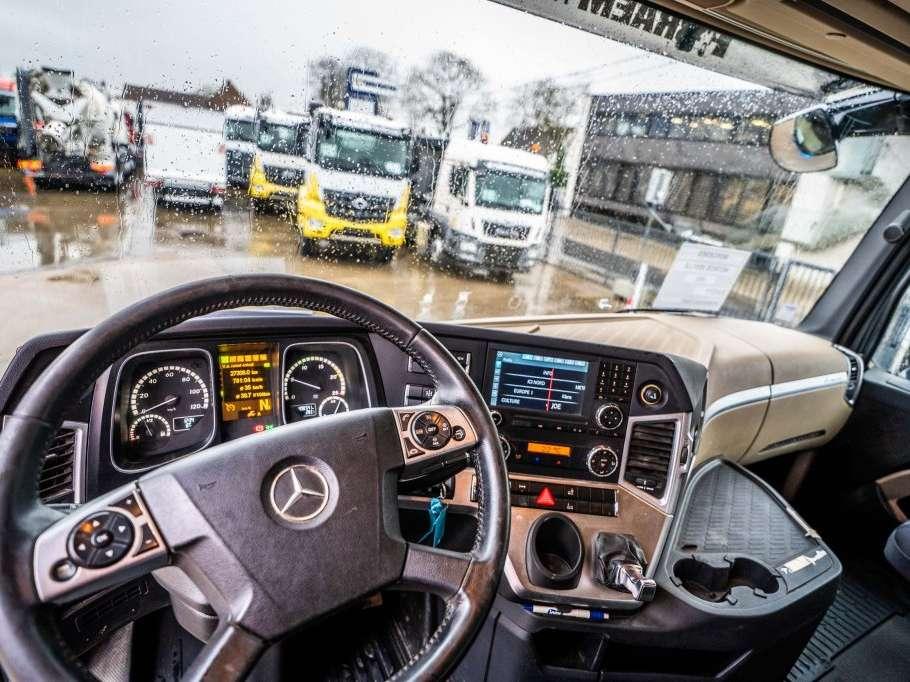 Mercedes-Benz ACTROS 2651 LS Photo 9