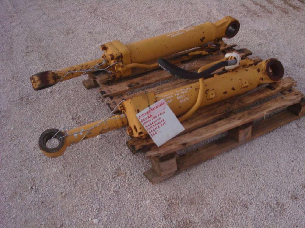 Bucket rotation piston for Caterpillar 955L/955K Photo 3