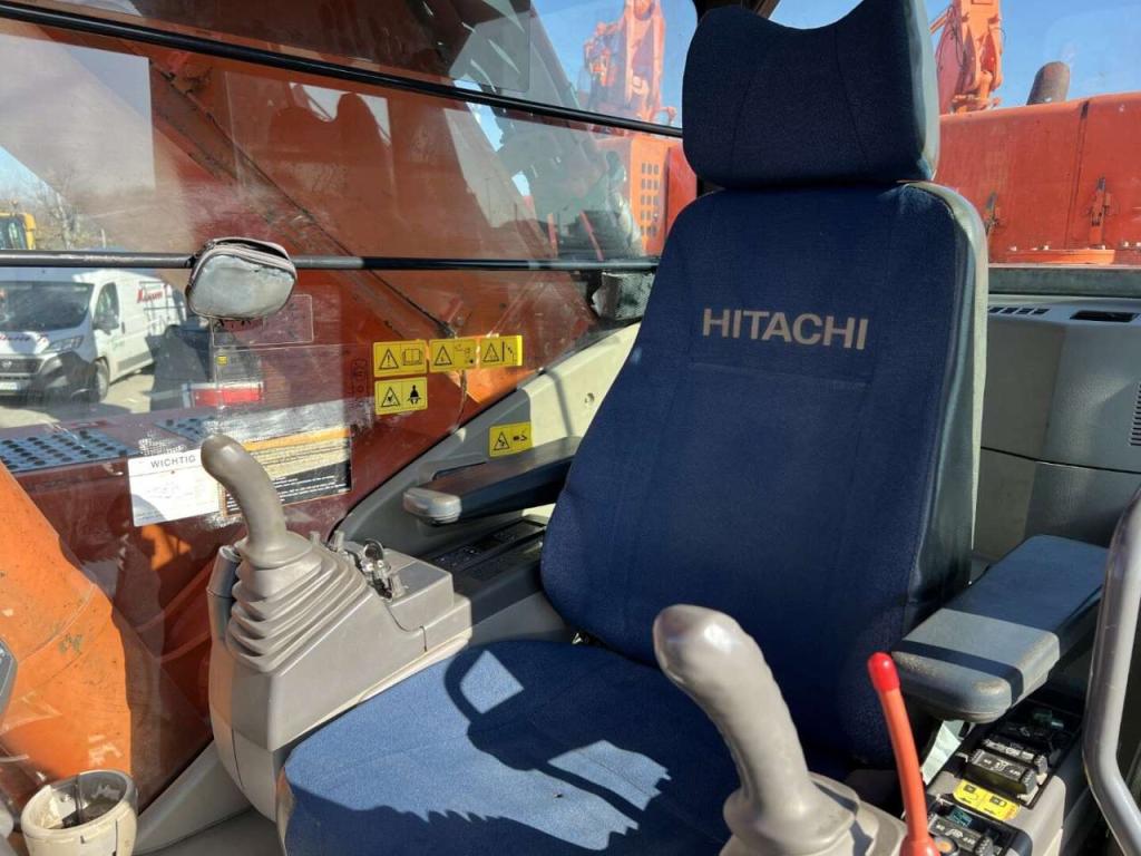 Hitachi ZX520LCH-3 Photo 7