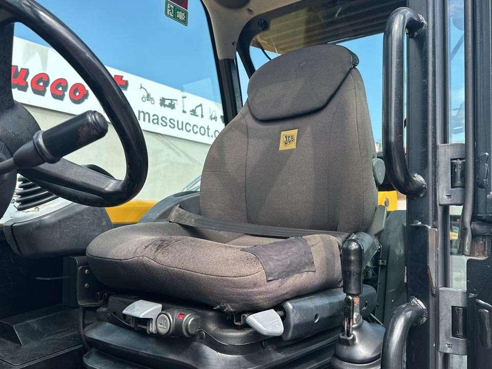 JCB AGROPLUS 560-80 Photo 15