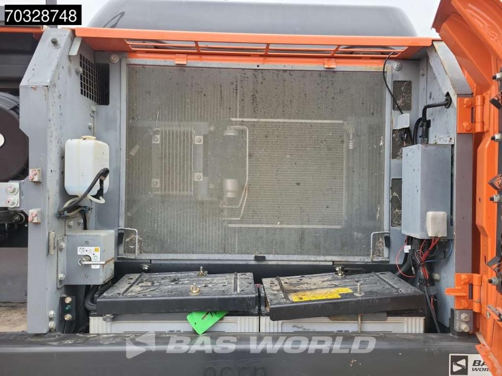 Hitachi ZX250 LC -6 Roto + Bucket Photo 26