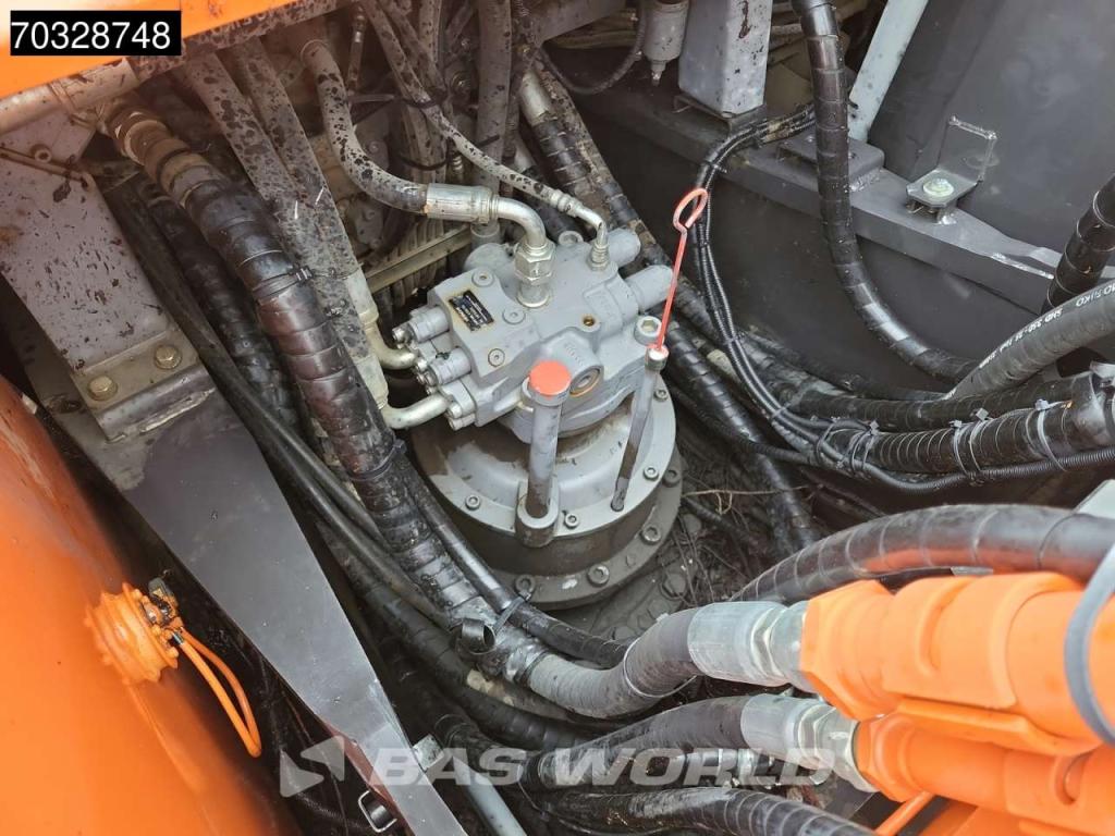 Hitachi ZX250 LC -6 Roto + Bucket Photo 29